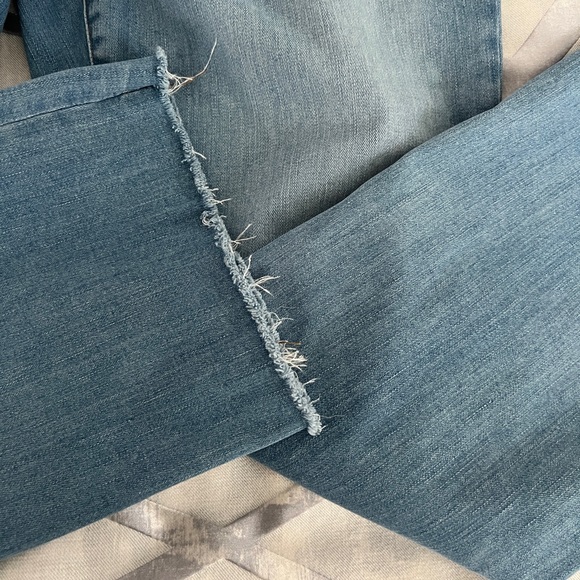 Madewell Cali-Demi Boot Jeans. Size 32. EUC. Light wash with stretch! - Picture 5 of 10